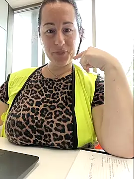 bichota85 (F milf) - Flash ass+1 video