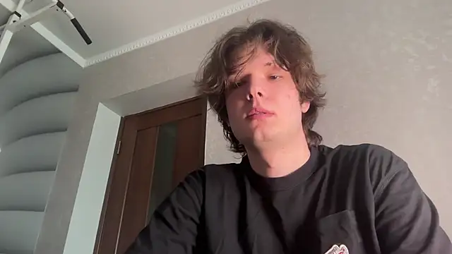 tomasdickpick (M twink) - take off a T-shirt