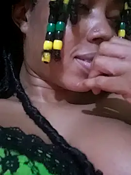 HONEYSWEETS_LIVE webcam