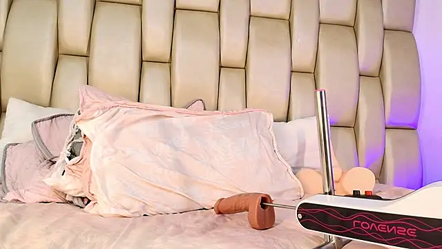 Sweet--Zoe live sex cam