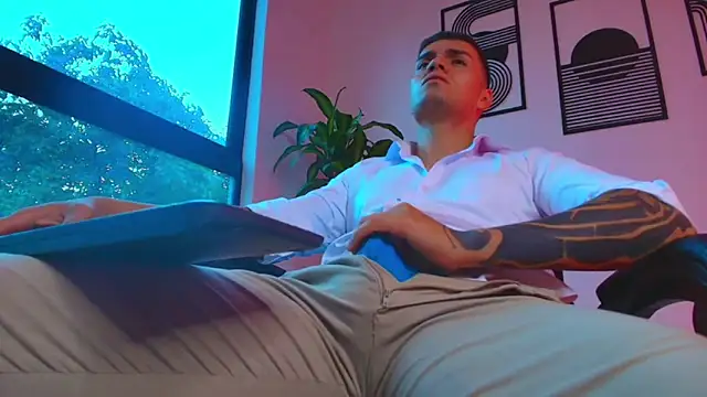 ALPHA_DOMINUS_ webcam