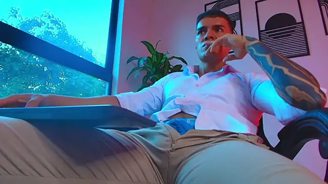 ALPHA_DOMINUS_ webcam