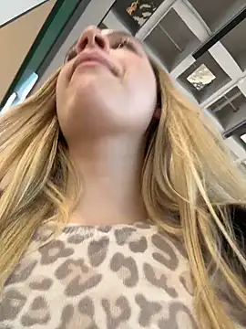 live sex chat room SashaCatt