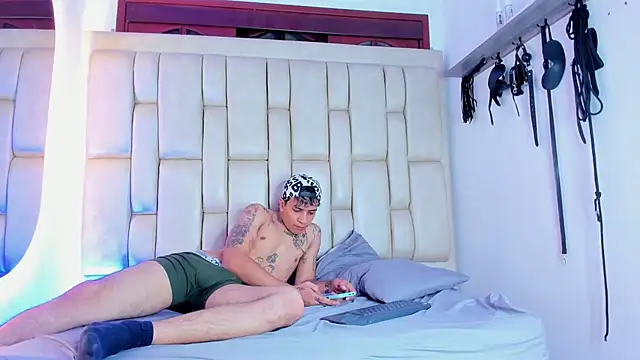 THREESOMEHOT_OS webcam