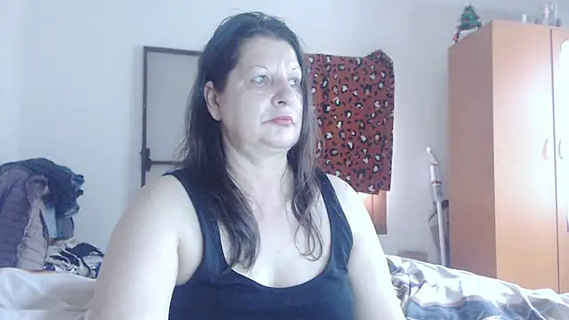 ExtasyMature live sex cam