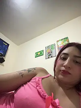 EsmeraldaNaim webcam