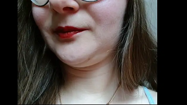 KiraGoldens live sex cam