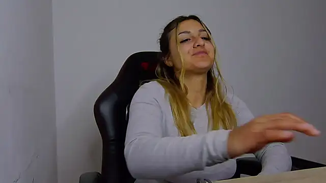 NicolePlay live sex cam