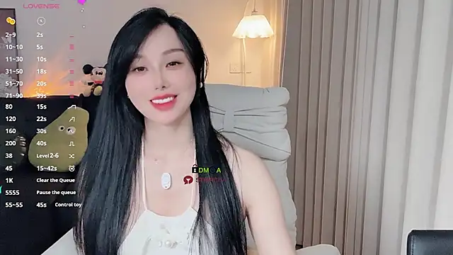 美女Xiatian520_在线直播