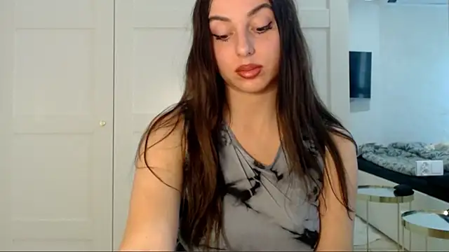 courtneyPerfect webcam