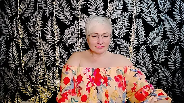 Olivia_playful webcam