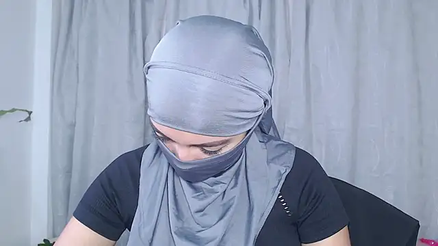 jade_nassar (F young) - masturbation + squirt