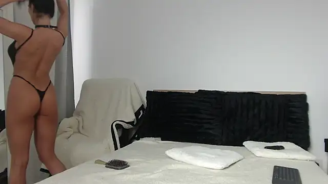 layla23a (F young) - Make my pussy wet for you