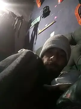 hairy_mannn (M young) - Take off my sweatshirt