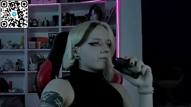 Holy_Mistress_S webcam