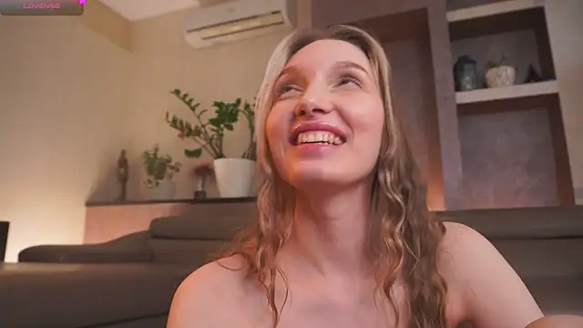 YvetteMilbrett webcam