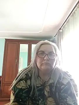 AureliaSky598 webcam