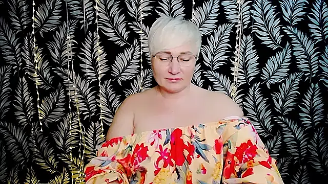 Olivia_playful webcam