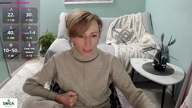 HornyMilf_777 webcam