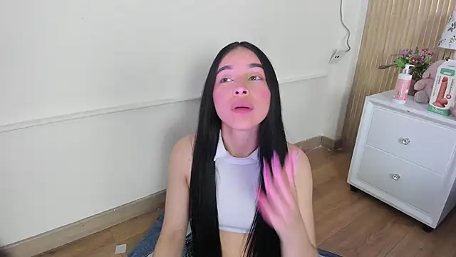 Delphine_doll webcam