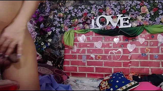 DesireDirtyTS__ live sex cam