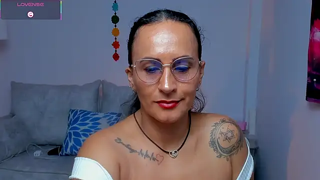 Sara_Charmy webcam