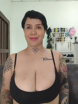 Webcam Model (KatInk) is live