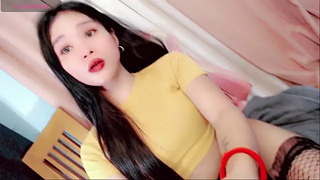 モデル: Amomentoflust99