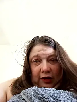 HotHornyEmmaX webcam