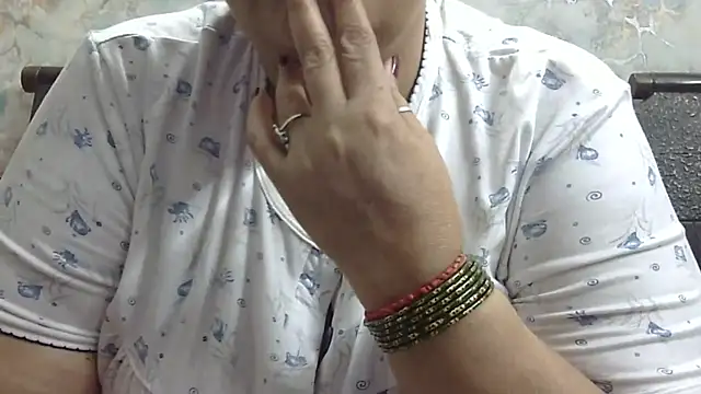 kavya_xx (F mature) - Ass show