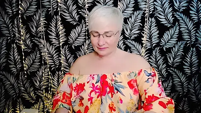 Olivia_playful webcam