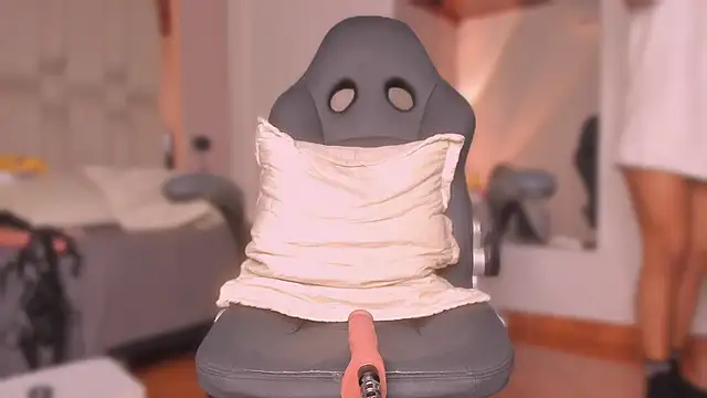 emmily_savage - Emmily_Savage's free webcam - UK Sex Cams