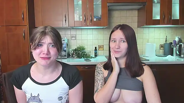 HotCaramellsTV webcam