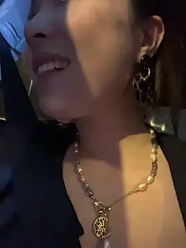 美女Lola666999在线直播