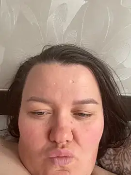 SunnyLeila2101 webcam