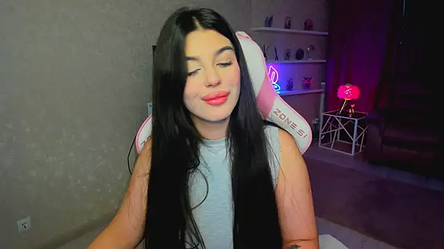 AlluringAriel webcam