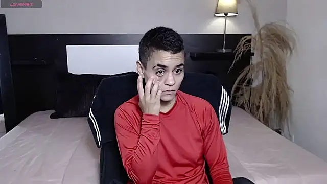 Liiamthompson webcam