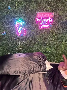 RenaThickAss Stripchat cam model