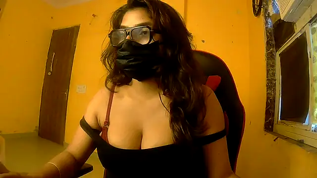 callmeshreya (F young) - fully nude show