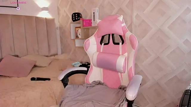 Clhoe_Johnson webcam