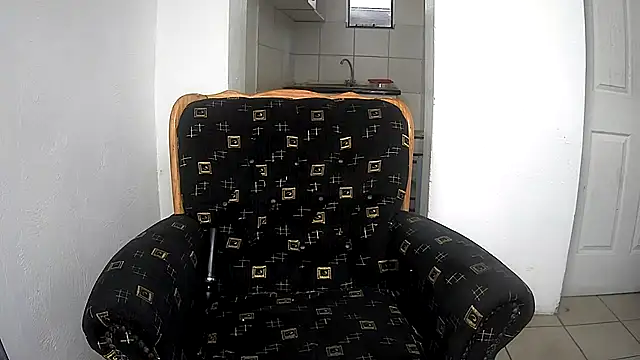 GoldenPussyXOXO webcam