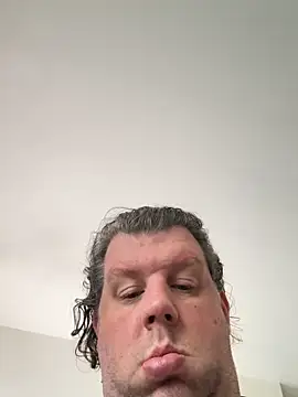 stephanie1984 (Ask my age) - I sit on the toilet for 2 minutes