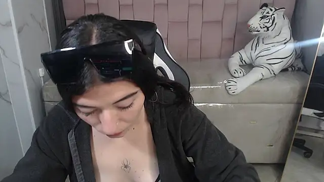 Erika_Suarez_b webcam