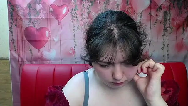 NeonilaLisova webcam