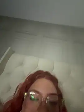 CurvyGirlMyla webcam