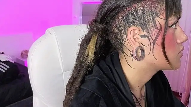 _sharlotte777 webcam