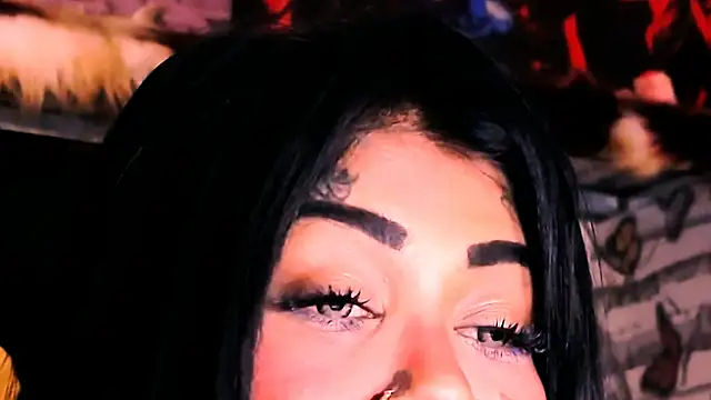 indian_dreamgirl webcam