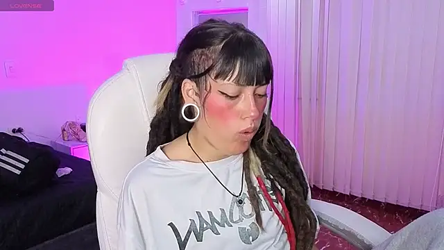 _sharlotte777 webcam