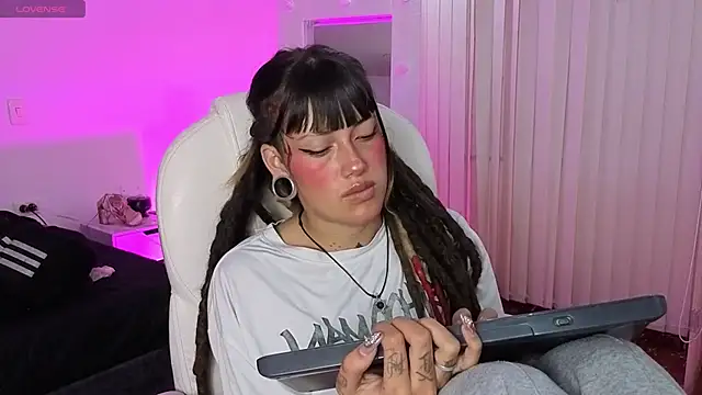 _sharlotte777 webcam