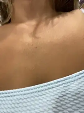 Webcam Model (DulceRodriguez1)  is live.Free join now!